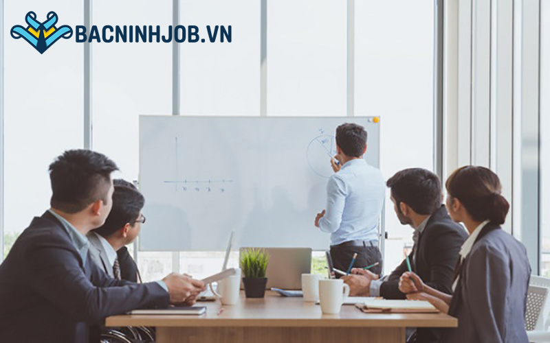 Nhân viên bán hàng tham gia đào tạo kỹ năng